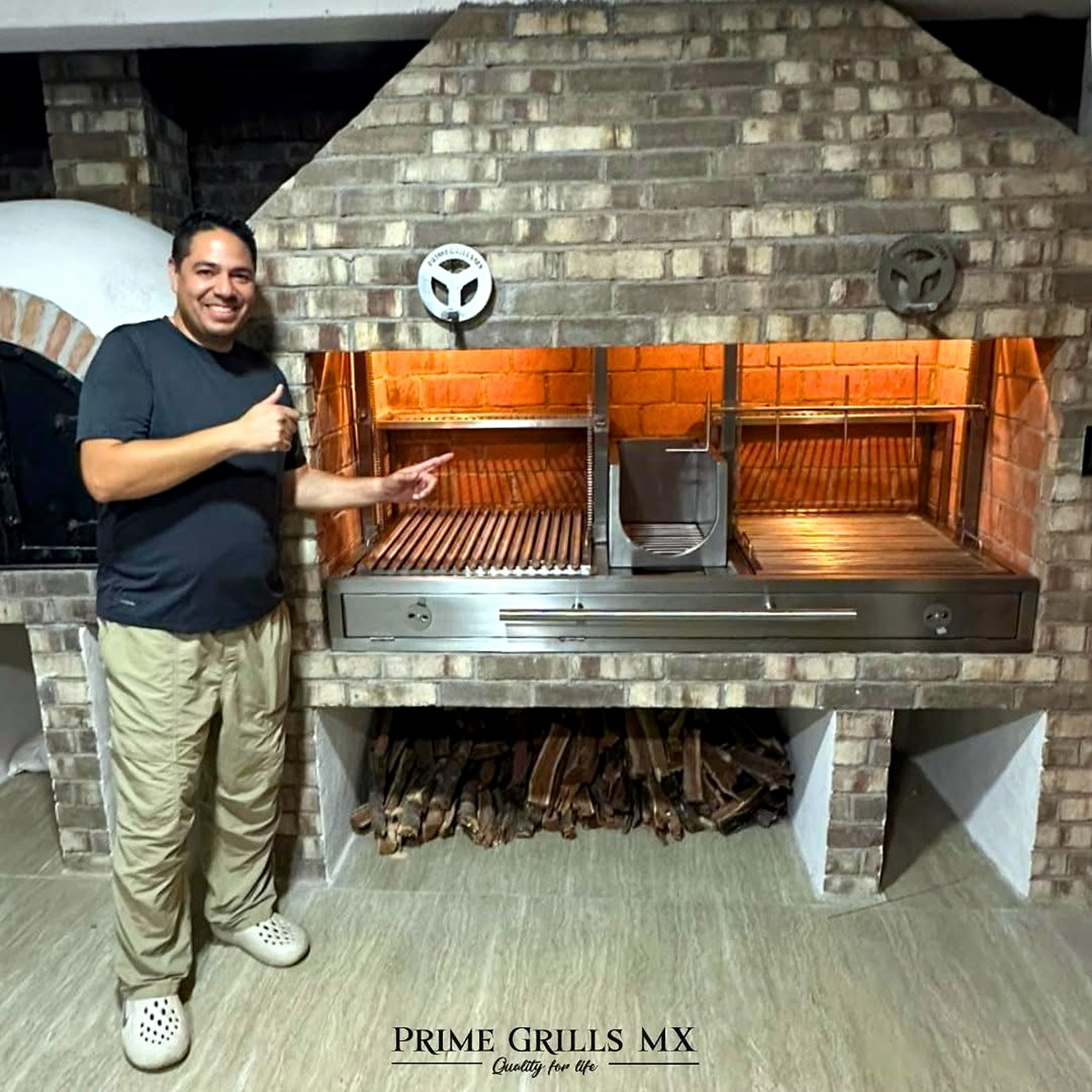 Proyecto Prime Grills en Monterrey con asador de ladrillo y acero inoxidable